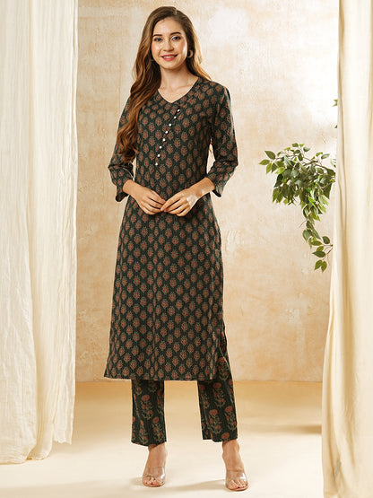 Ethnic Floral Kantha Printed Straight Fit Kurta and Pant - Green