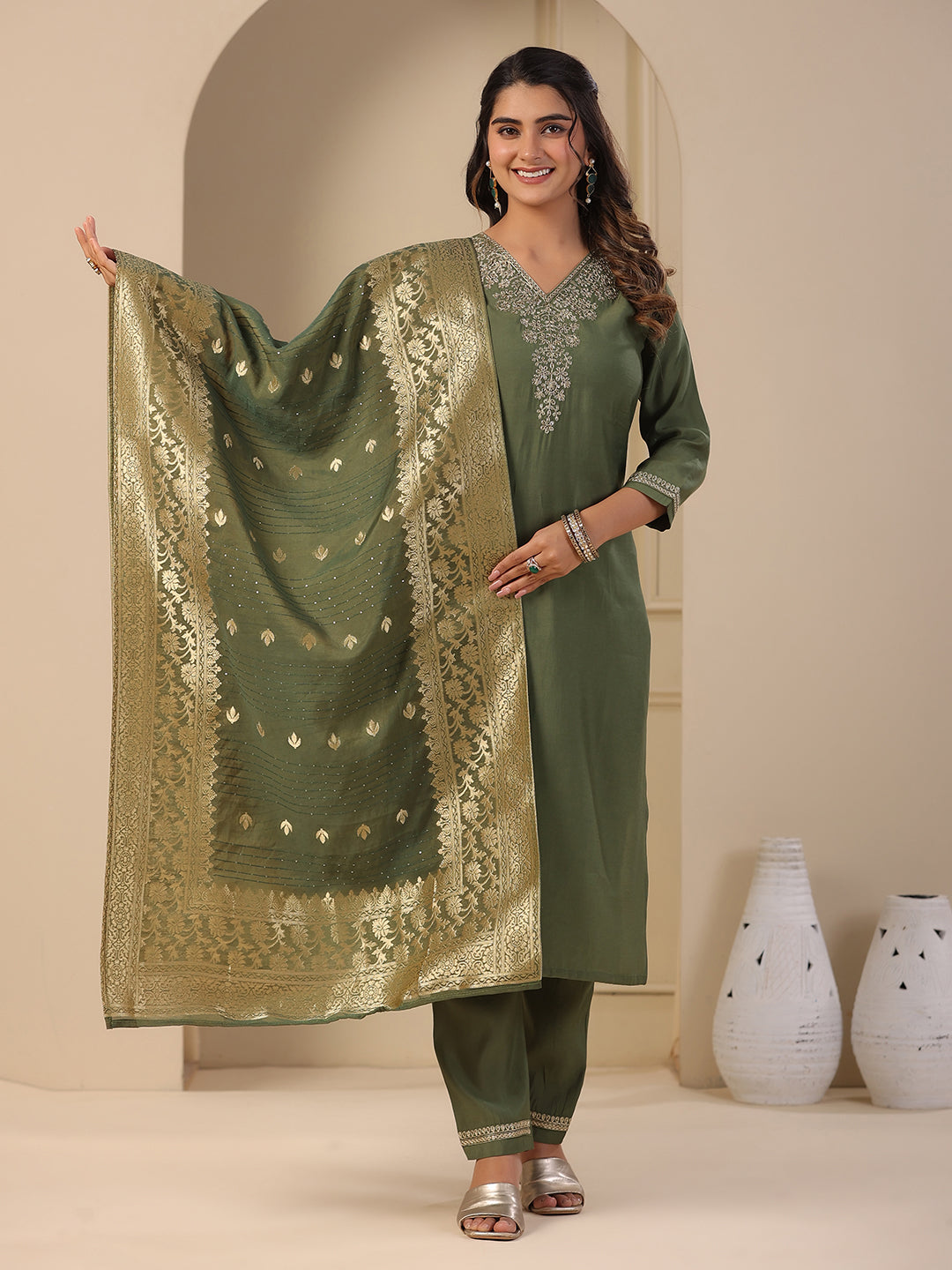 Solid Zari & Sequins Embroidered Kurta with Pants & zari Jacquard Dupatta - Green