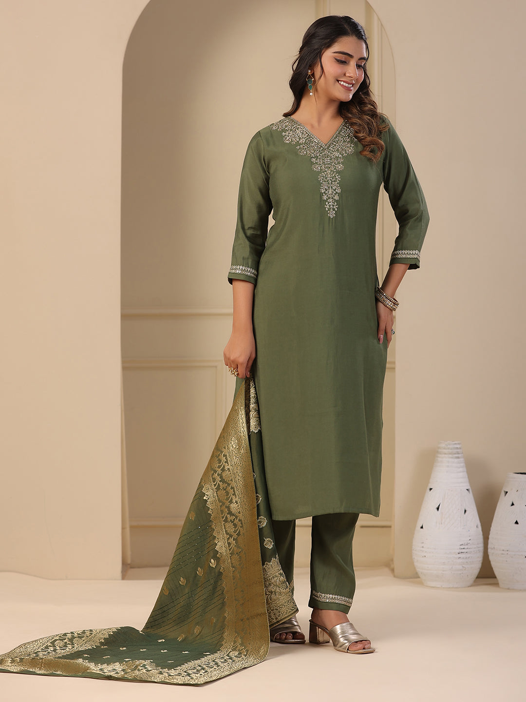 Solid Zari & Sequins Embroidered Kurta with Pants & zari Jacquard Dupatta - Green