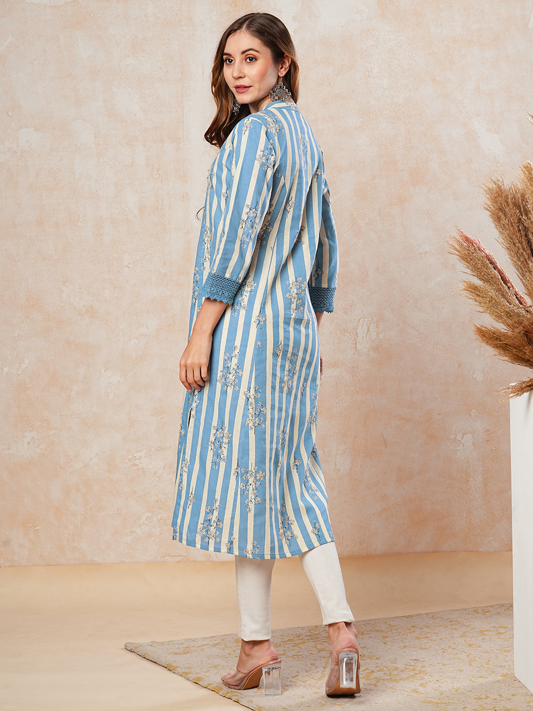 Stripes & Floral Printed Crochet Lace Embellished Kurta - Blue