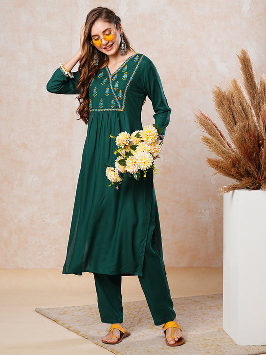 Ethnic Embroidered Straight Fit Kurta with Pant - Green