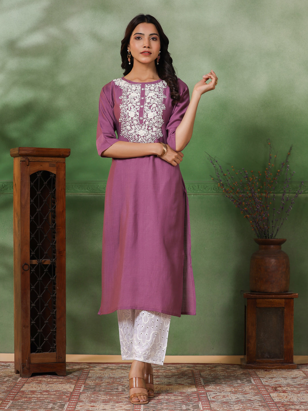 Solid Resham & Sequins Floral Embroidered Kurta - Mauve