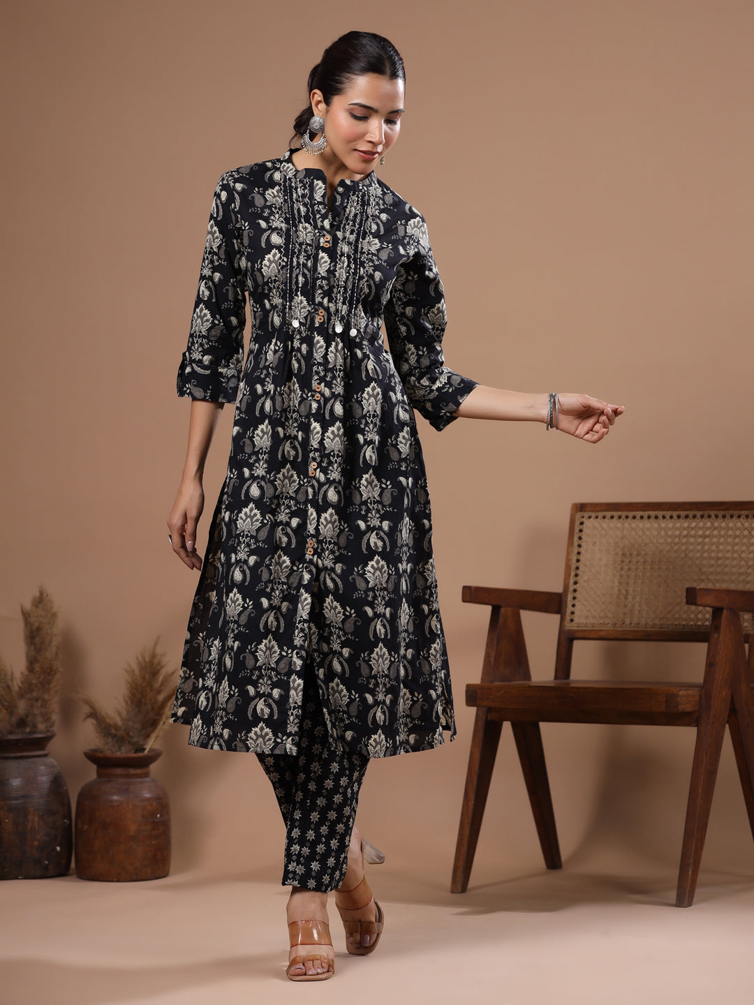 Floral Printed Resham & Tikki Embellished Kurta with Pants - Black