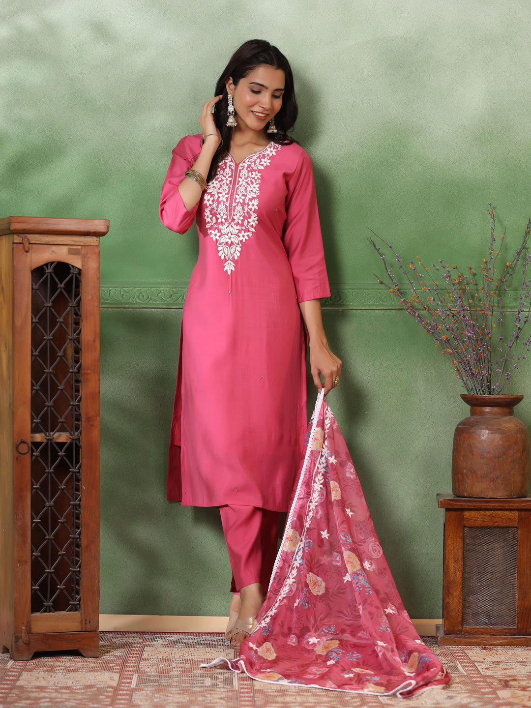 Solid Resham & Cutdana Embroidered Kurta with Pants & Floral Dupatta - Pink