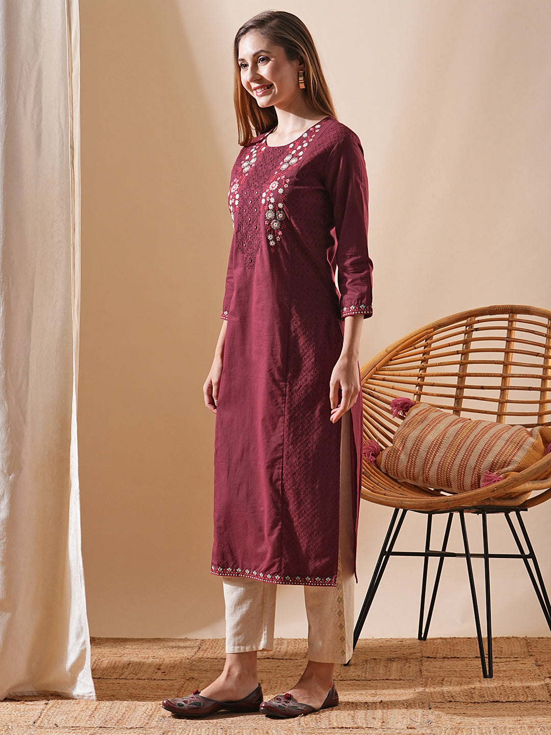 Floral Embroidered Straight Fit Kurta - Maroon