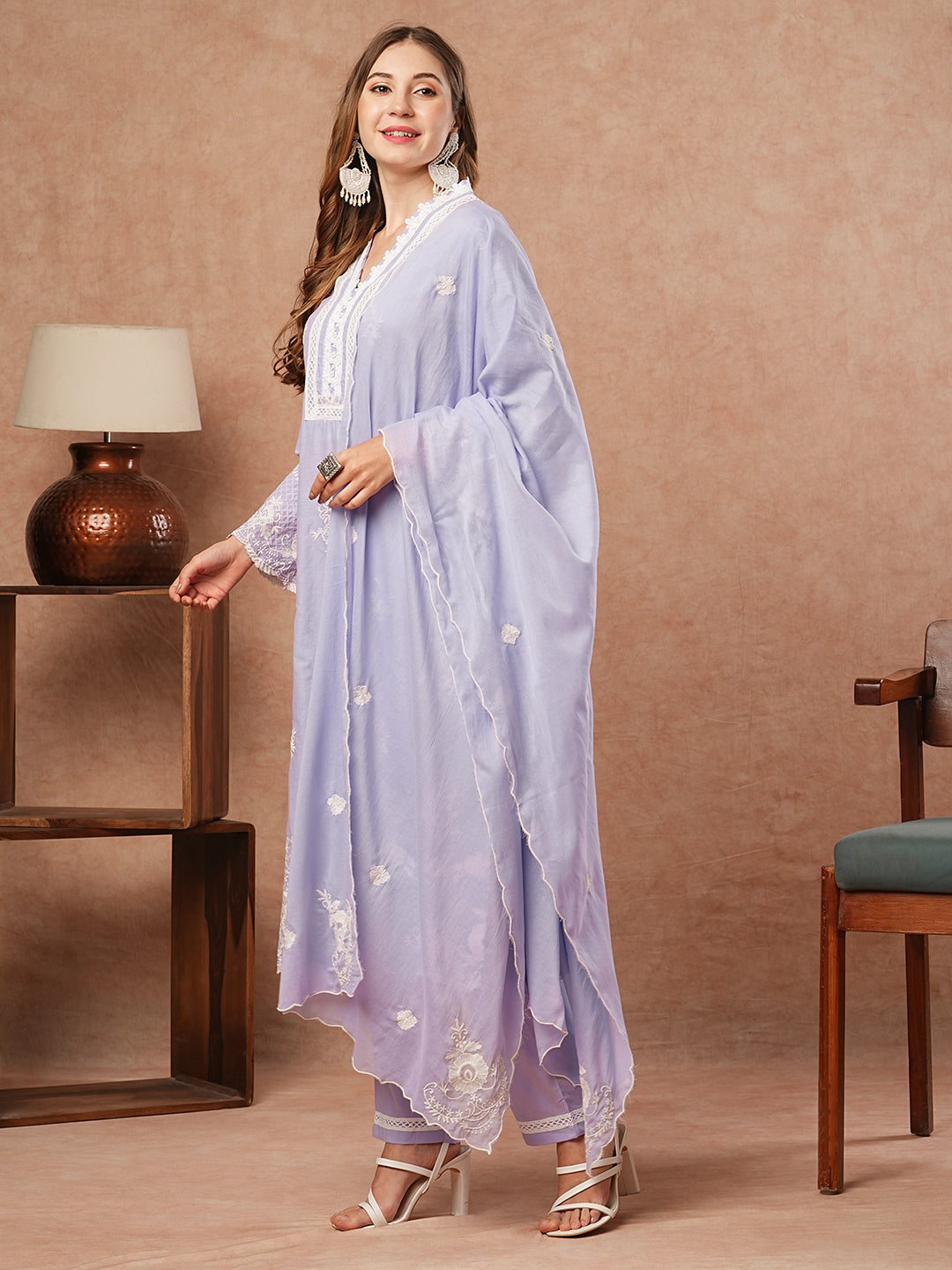 Solid Resham Embroidered Kurta with Pants & Embroidered Dupatta - Lavender