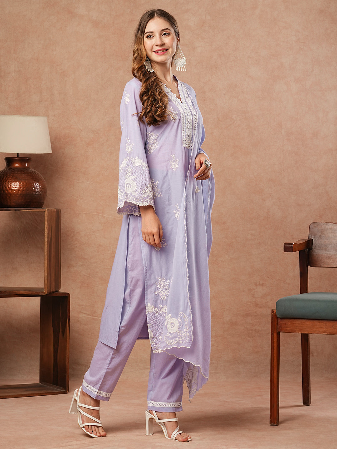 Solid Resham Embroidered Kurta with Pants & Embroidered Dupatta - Lavender