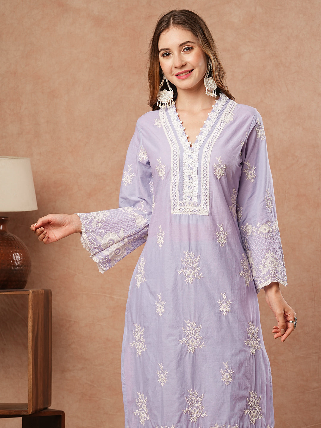 Solid Resham Embroidered Kurta with Pants & Embroidered Dupatta - Lavender