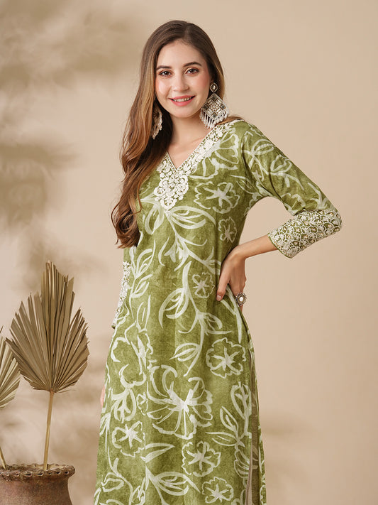Ethnic Printed Resham & Sequins Embroidered Kurta - Green