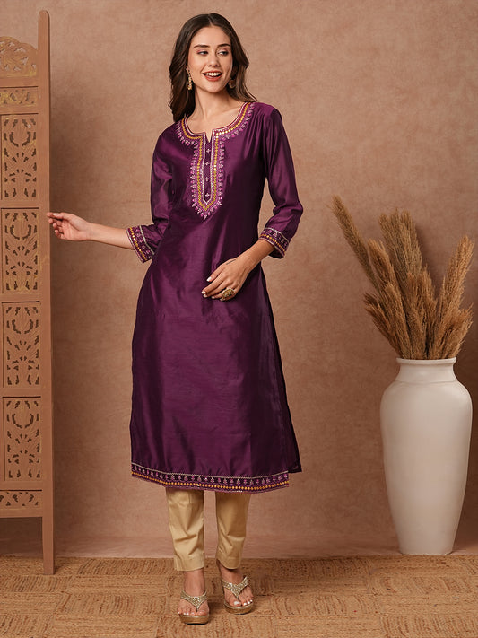 Solid Mirror & Resham Embroidered Kurta - Burgundy