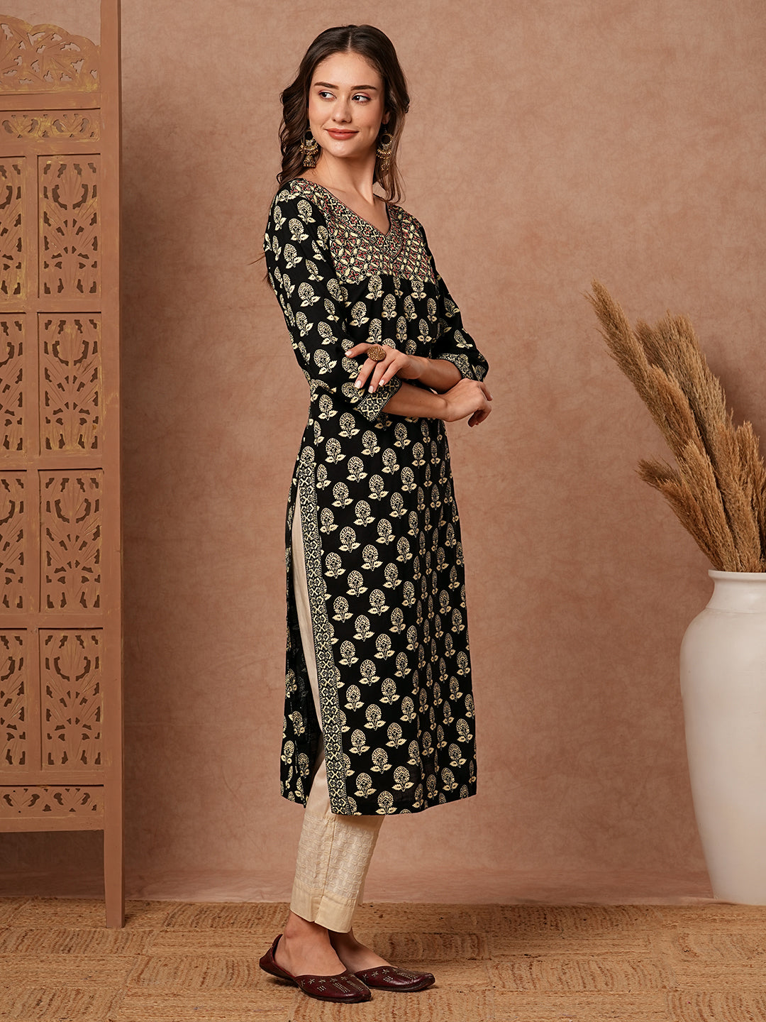 Floral & Abstract Printed Resham & Beads Embellished Kurta - Black