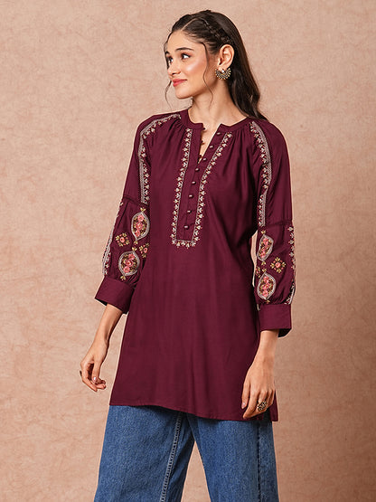 Floral Embroidered Solid Straight Fit Kurti - Burgundy