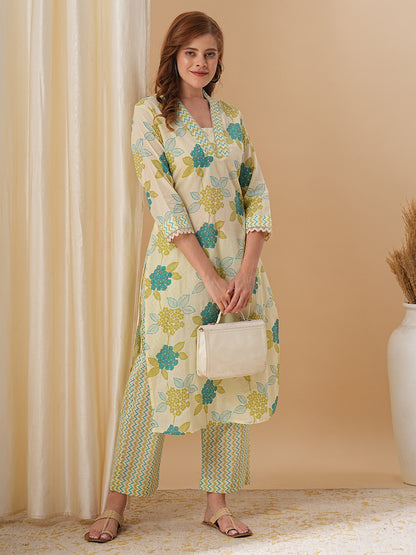 Floral & Chevron Printed Straight Fit Kurta with Pant - Off White