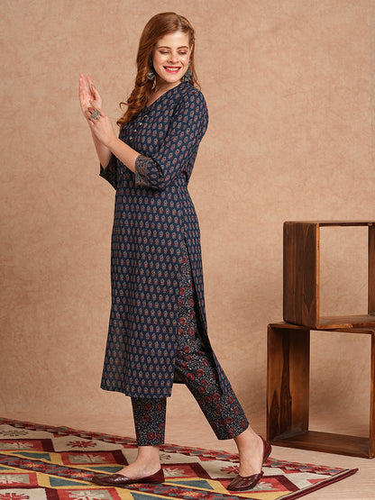 Ethnic Printed Straight Fit Kurta with Pant - Blue