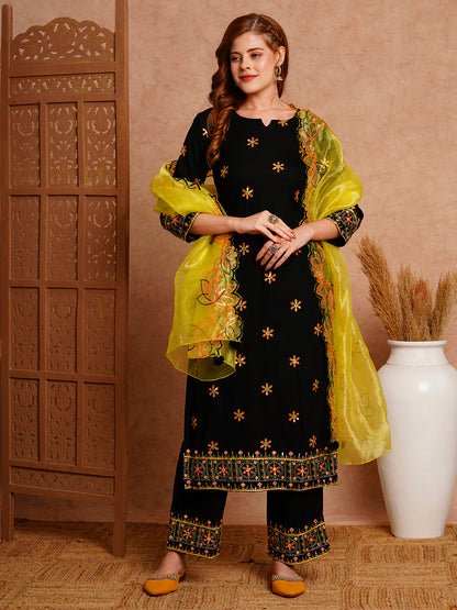 Solid Floral Thread Embroidered Straight Fit Kurta with Pant and Organza Dupatta - Black