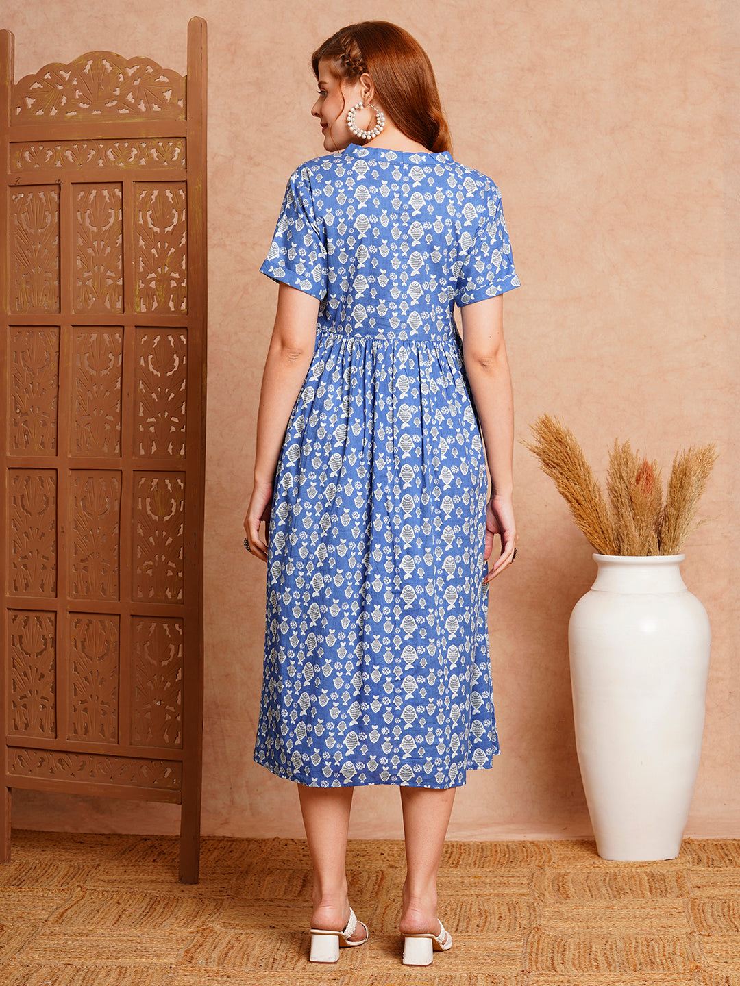 Quirky Fish Motif Printed A-Line Pleated Cotton Midi Dress - Blue