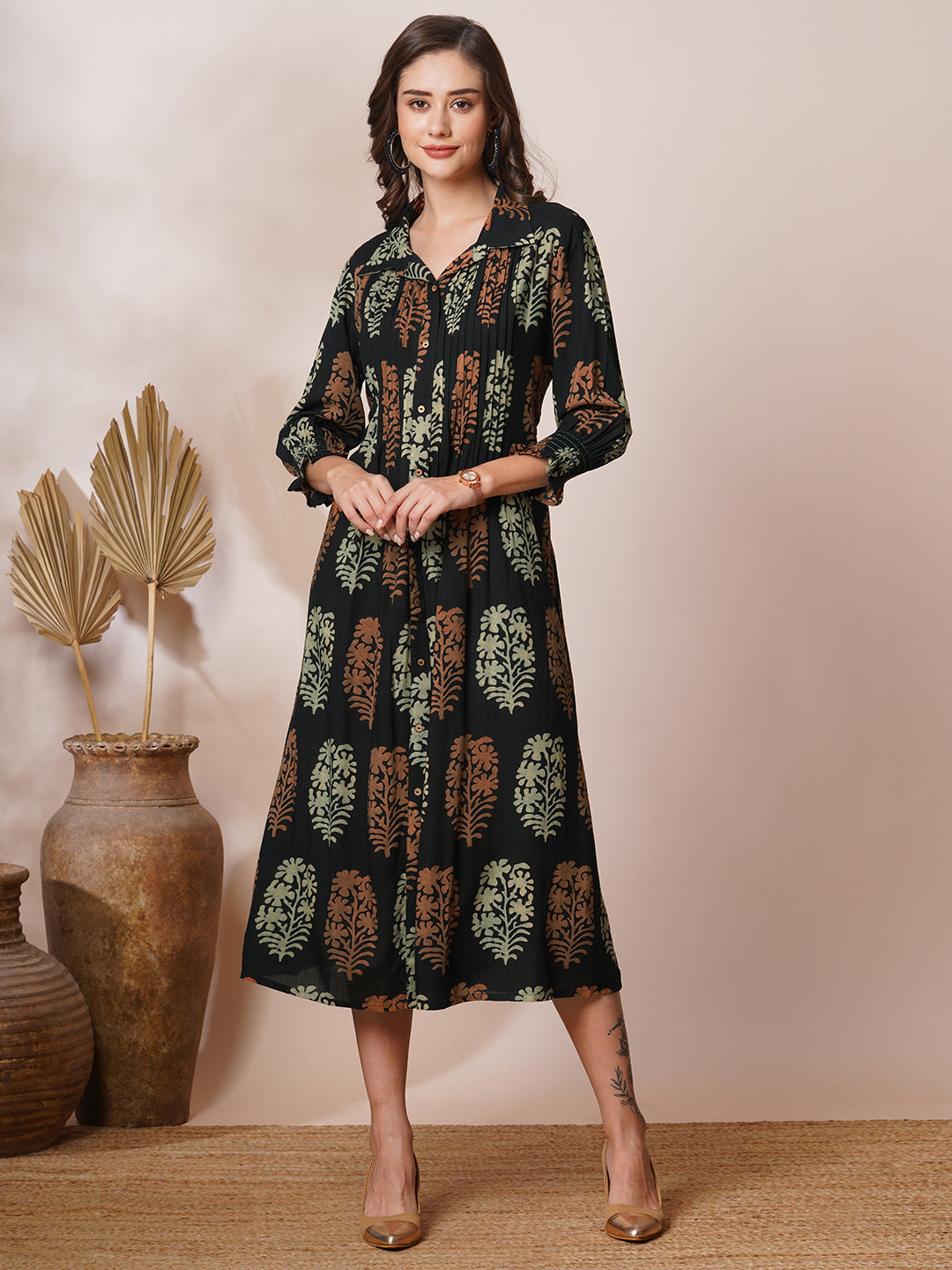 Abstract Floral Printed A-Line Pleated Maxi Dress - Black