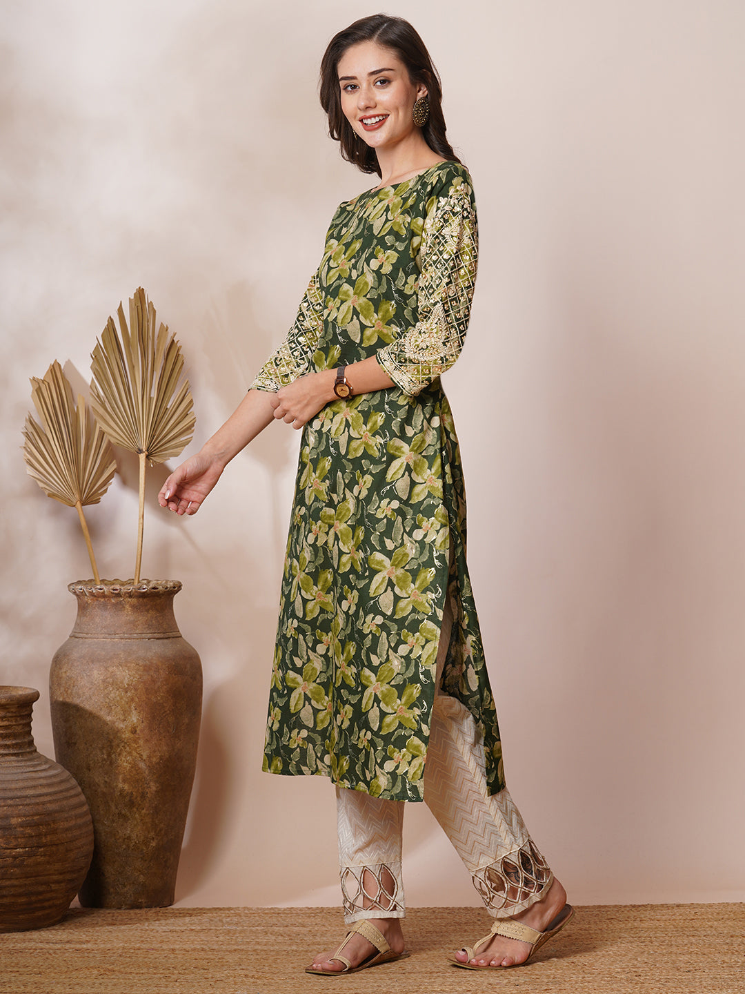 Floral Printed & Chikankari Embroidered Straight Fit Kurta - Green