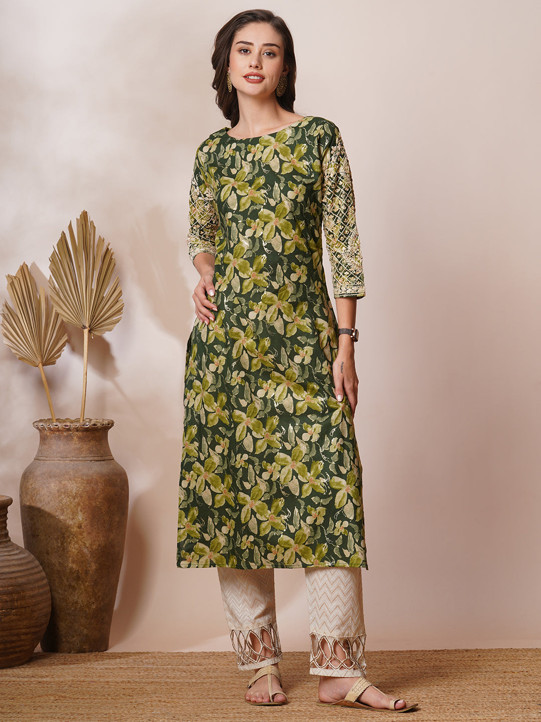 Floral Printed & Chikankari Embroidered Straight Fit Kurta - Green