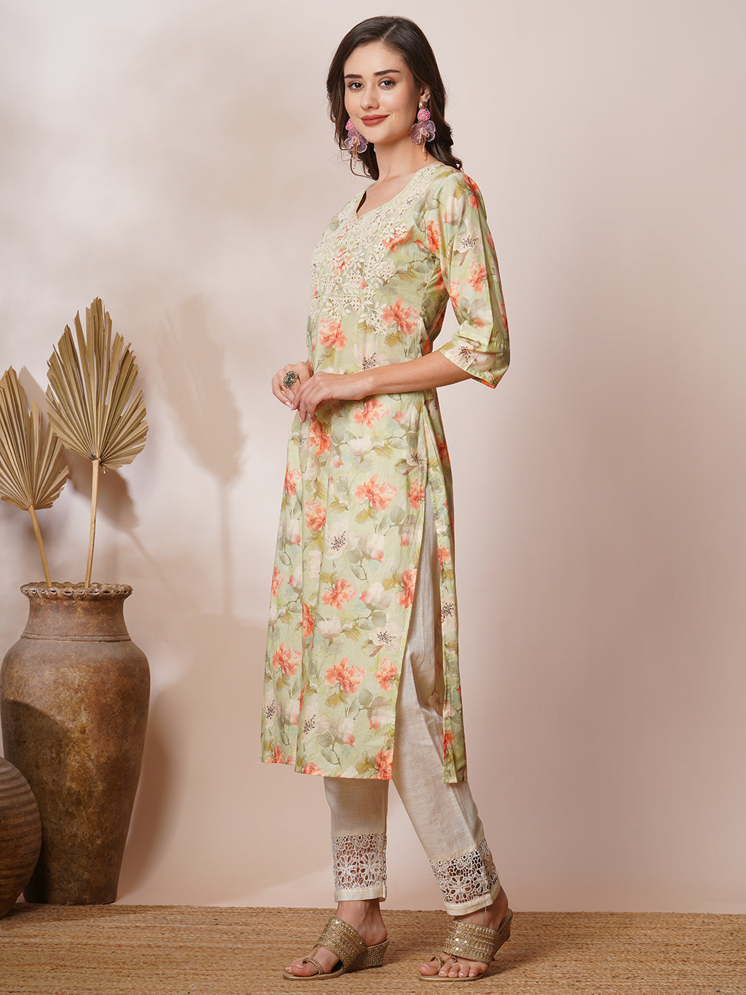 Chikankari Embroidered & English Floral Printed Straight Fit Kurta - Green