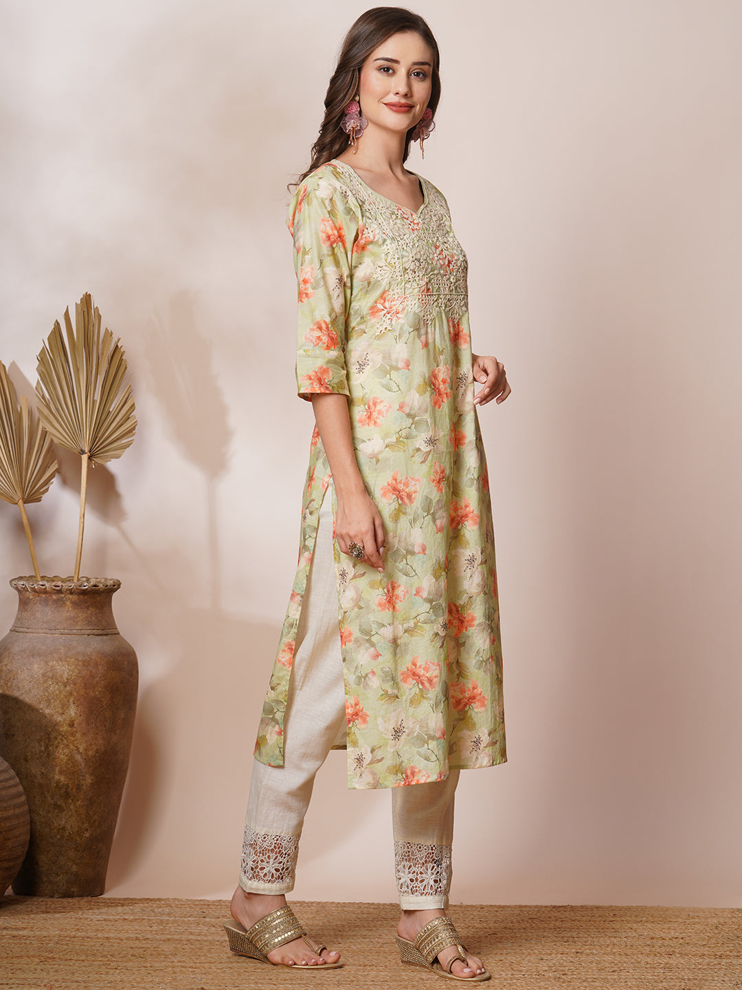 Chikankari Embroidered & English Floral Printed Straight Fit Kurta - Green