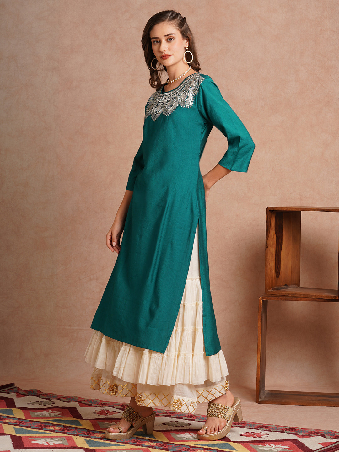 Ethnic Zari & Sequin Embroidered Straight Fit Kurta - Sea Green