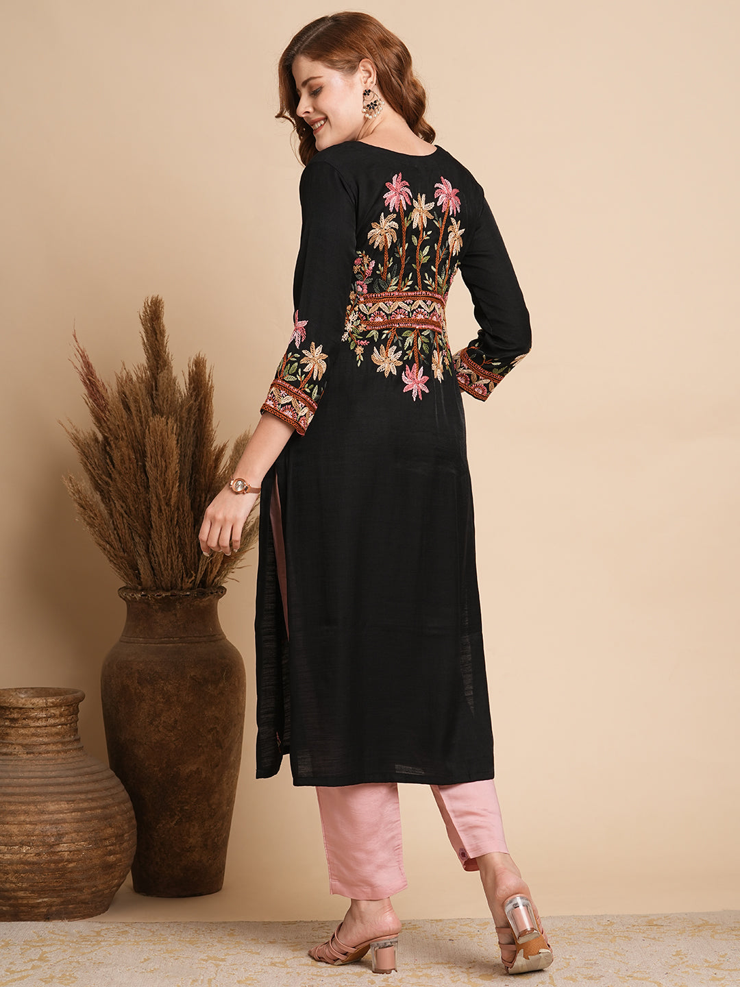 Solid Floral Hand Embroidered Straight Fit Kurta - Black