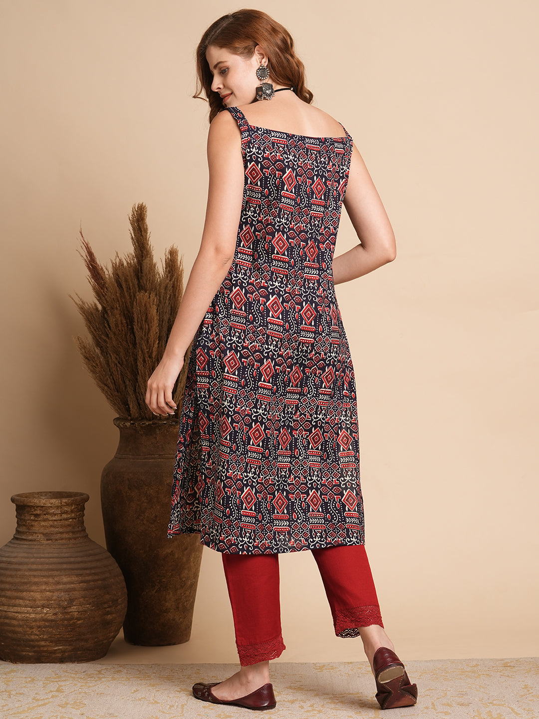 Ethnic Geometric Printed Straight Fit Kurta - Black