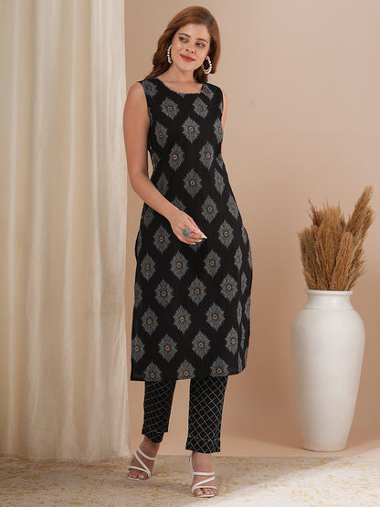 Ethnic Foil Printed Straight Fit Kurta with Pant - Black