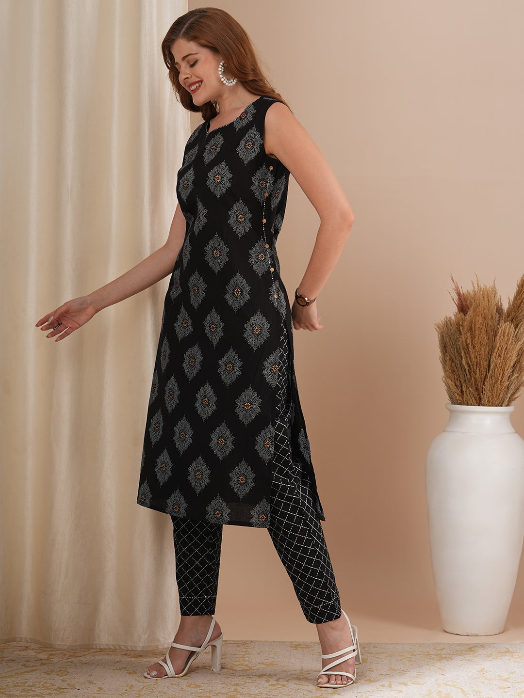 Ethnic Foil Printed Straight Fit Kurta with Pant - Black