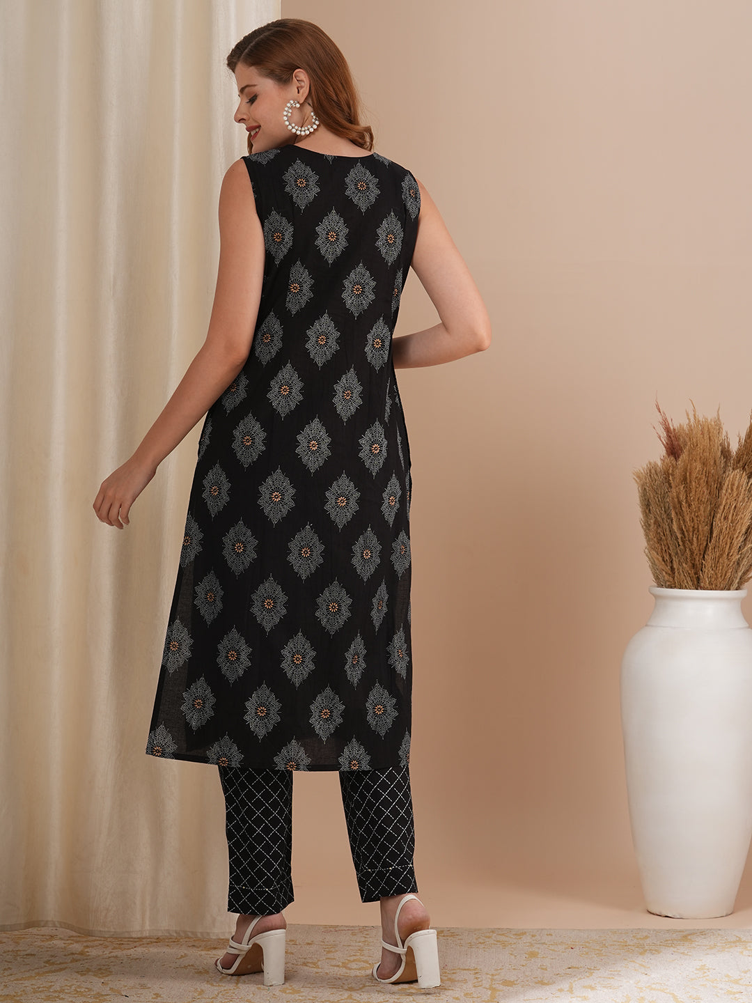 Ethnic Foil Printed Straight Fit Kurta with Pant - Black