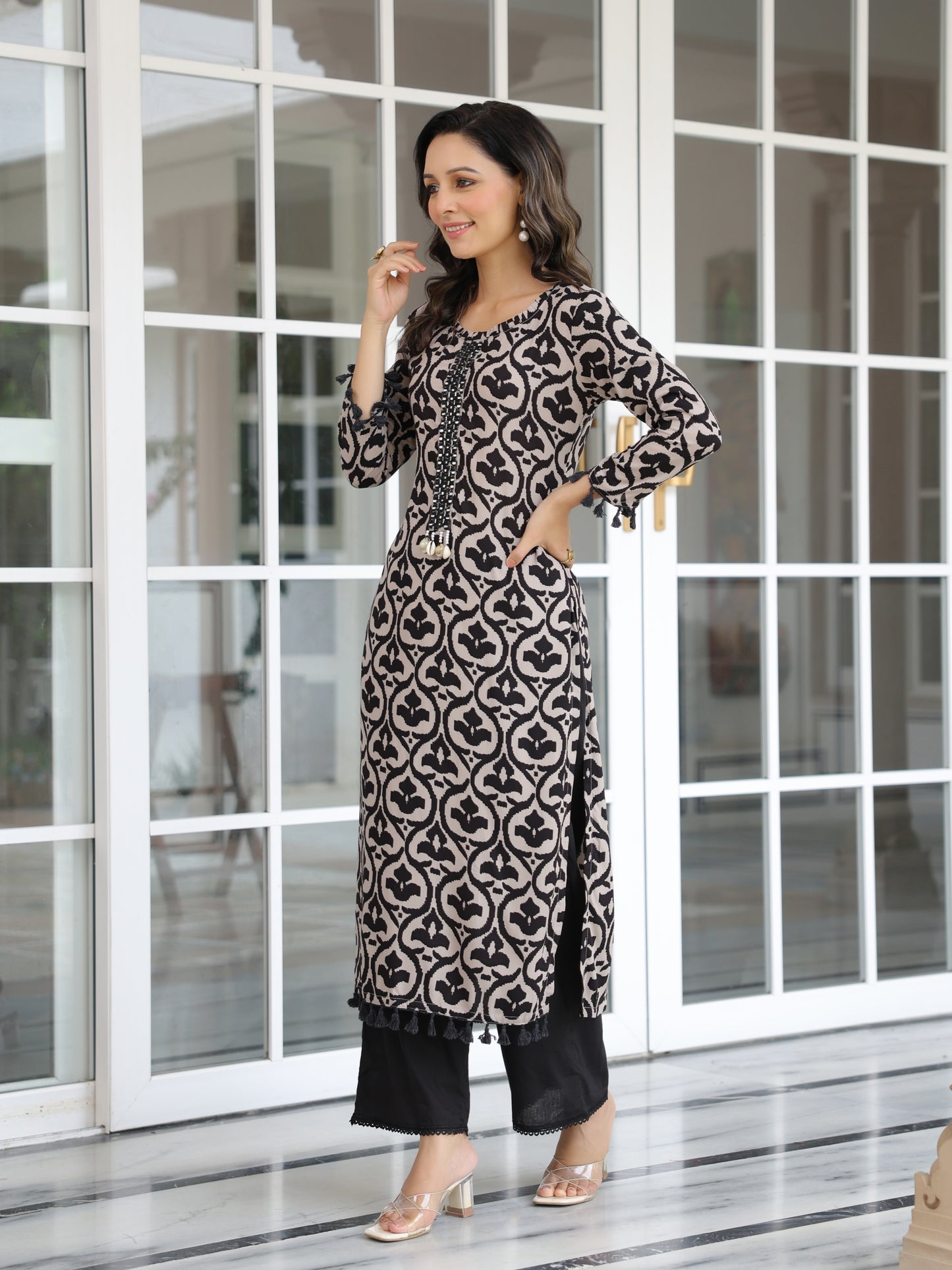 Ethnic Printed Mirror Embroidered Sea-Shell Tassels Embellished Kurta - Black