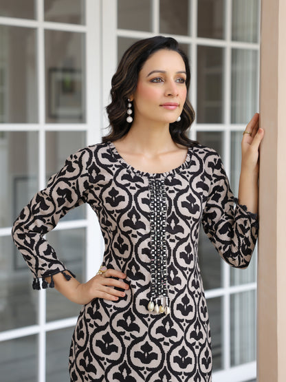 Ethnic Printed Mirror Embroidered Sea-Shell Tassels Embellished Kurta - Black