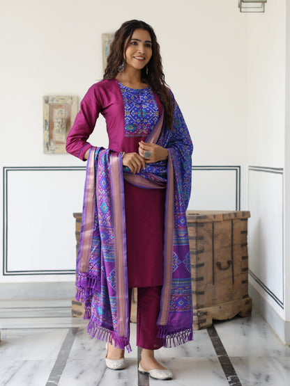 Dual Tone Straight Printed Kurta with Pant & Patola Printed Dupatta - Purple