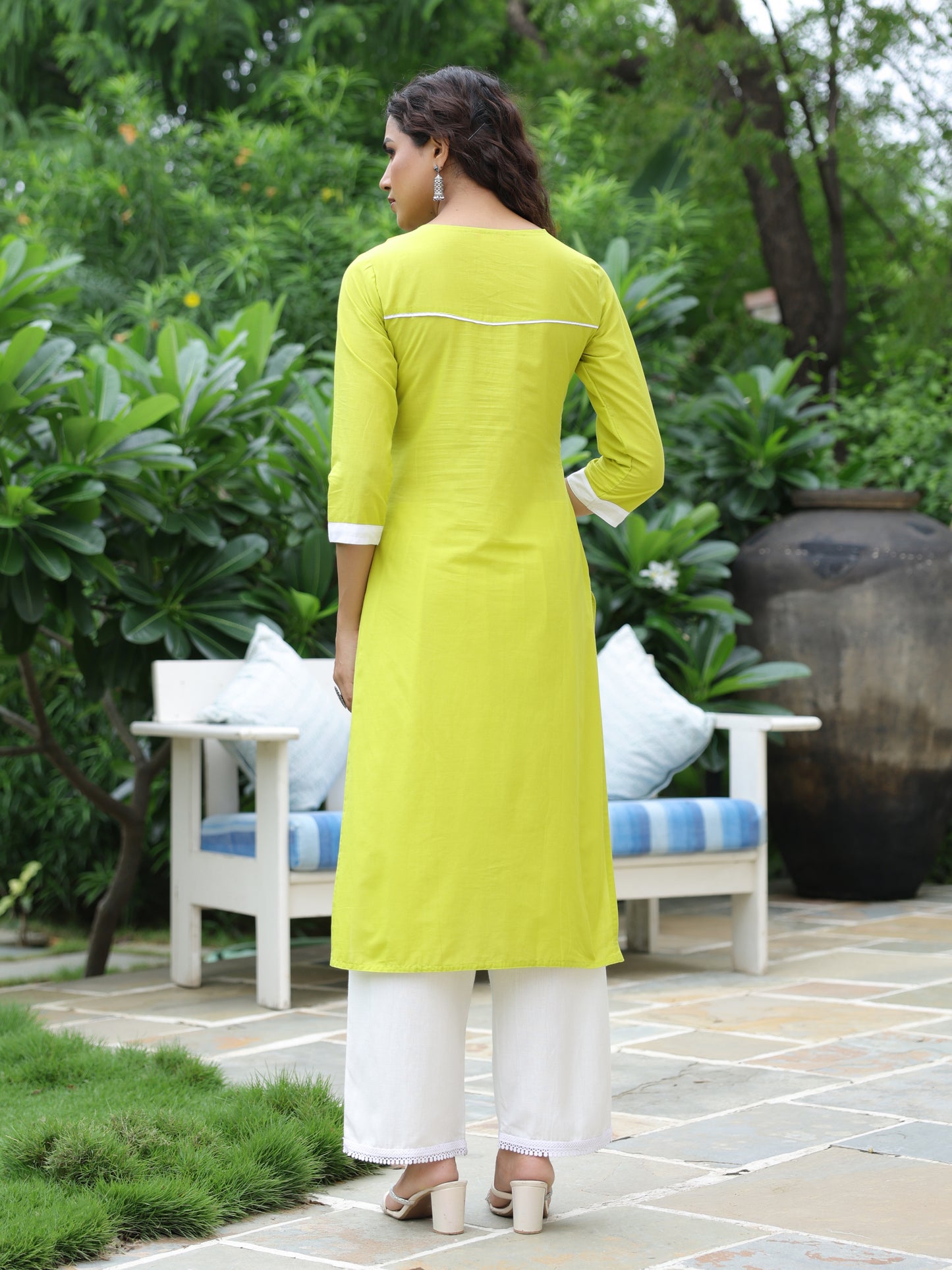Floral Patchwork Embroidered Straight Fit Kurta - Lime Green