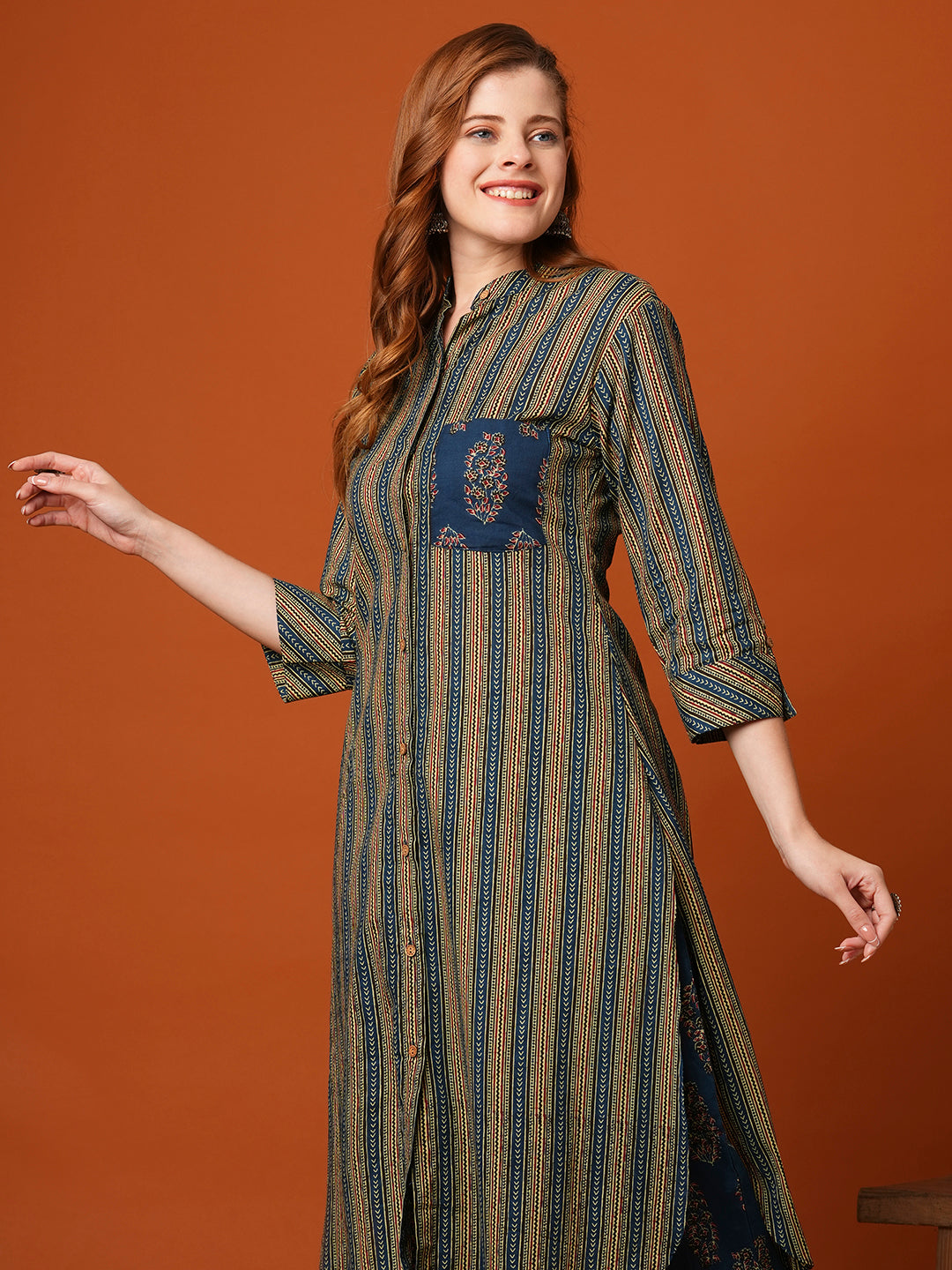 Ethnic Floral Stripes Printed Straight Fit Kurta with Pant - Blue