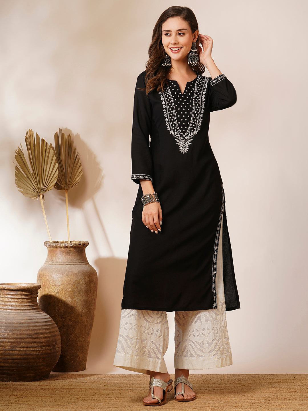 Solid Floral Embroidered Straight Fit Kurta - Black