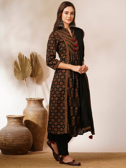 Ethnic Floral Printed A-Line Peated Kurta with Pant & Dupatta - Black