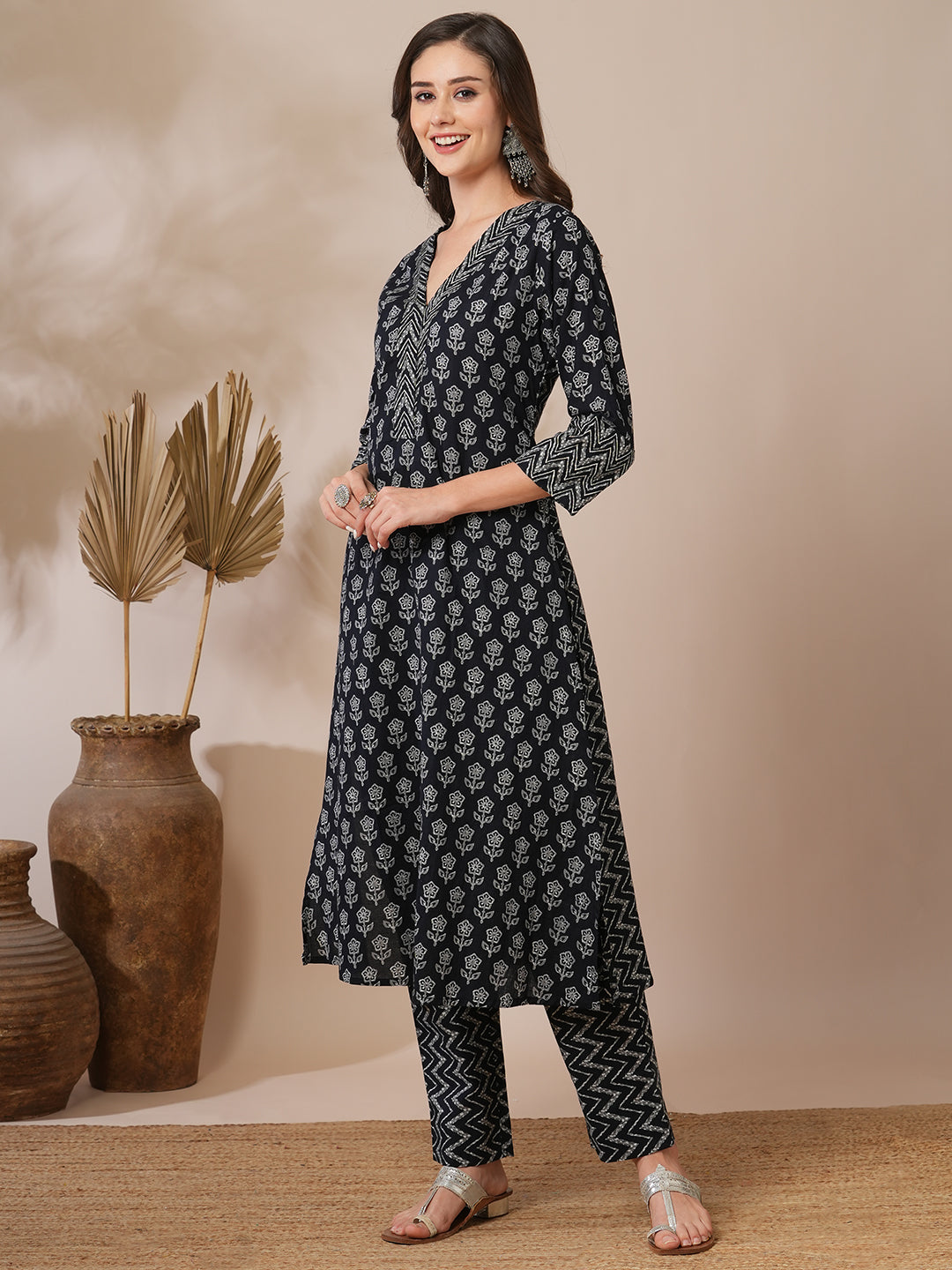 Ethnic Floral & Chevron Printed A-Line Kurta with Pant - Black