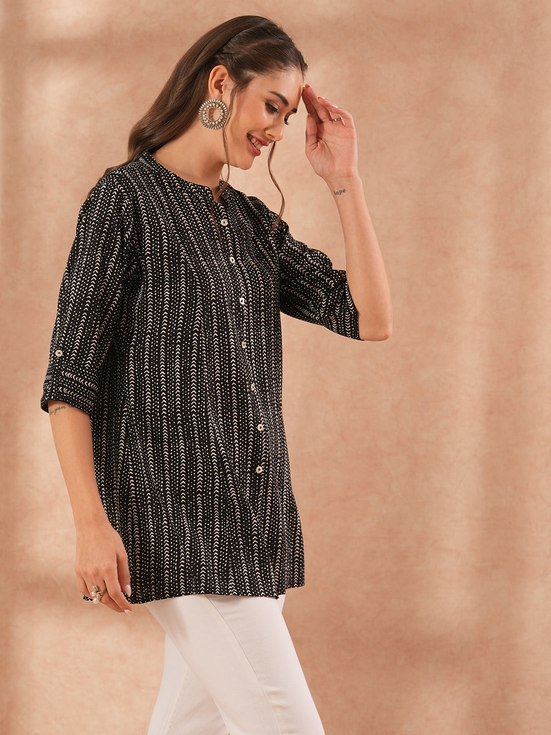 Ethnic Stripes Printed Straight Fit Kurti - Black