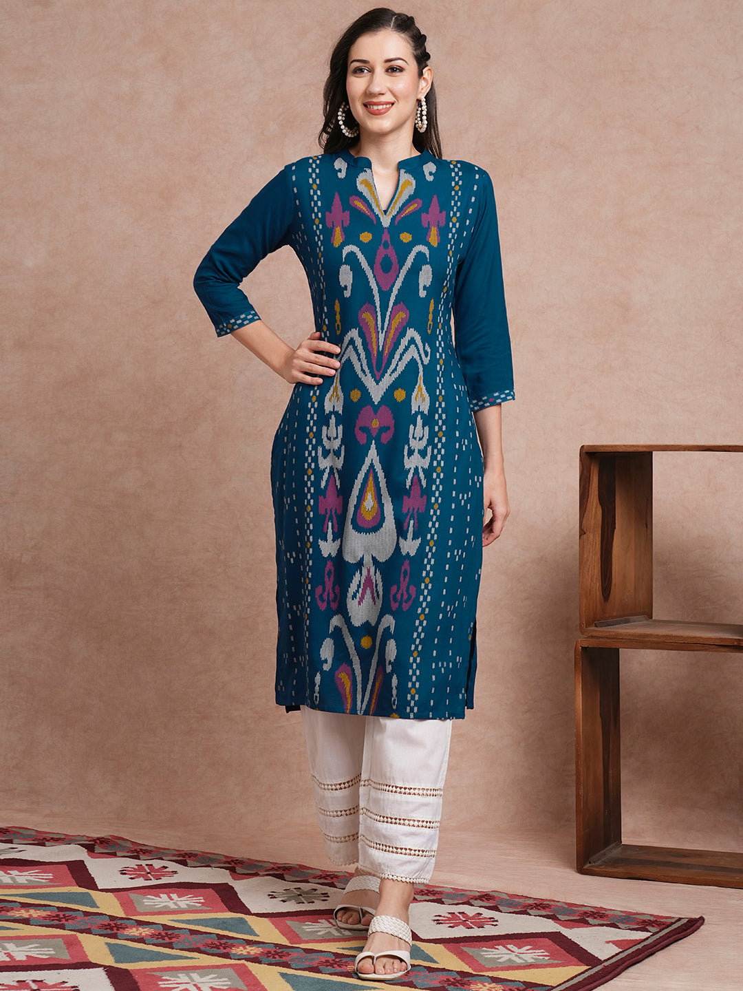 Ethnic Ikat Printed Straight Fit Kurta - Blue