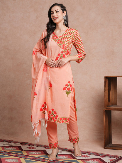 Ethnic Floral Printed Straight Fit Kurta with Pant and Dupatta - Peach