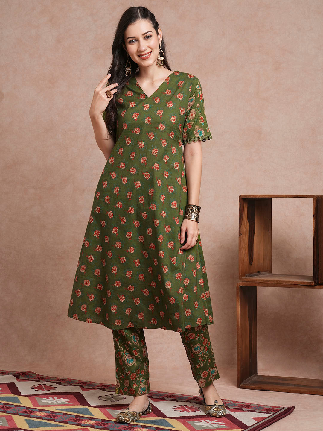 Floral Ethnic Printed Straight Fit Kurta with Pant - Green