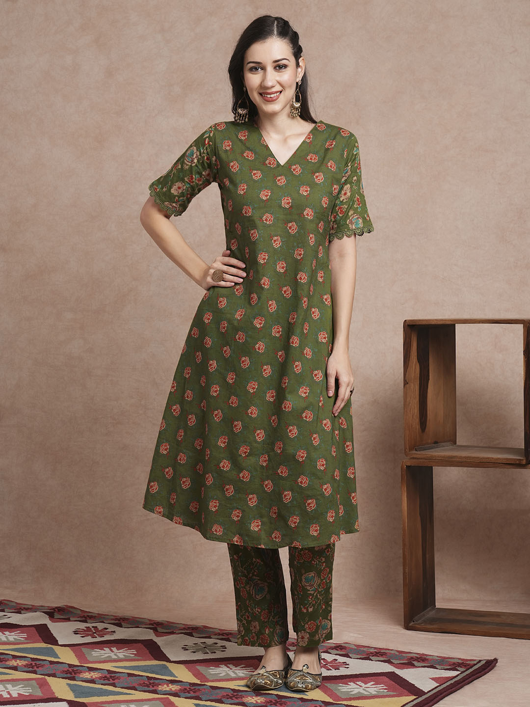 Floral Ethnic Printed Straight Fit Kurta with Pant - Green