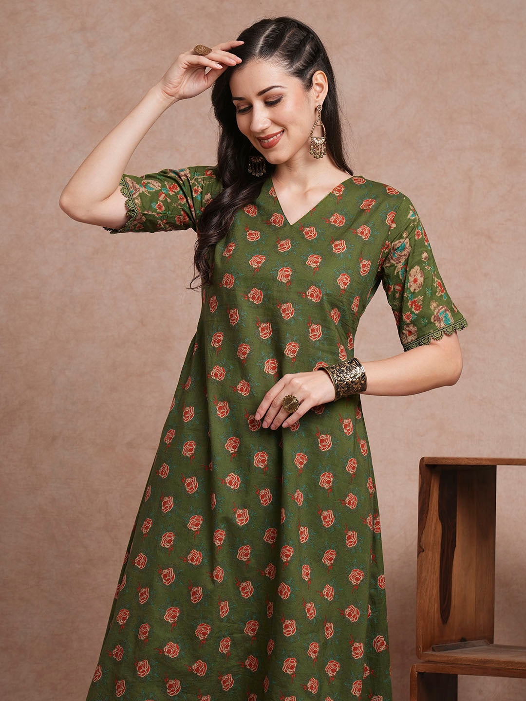 Floral Ethnic Printed Straight Fit Kurta with Pant - Green