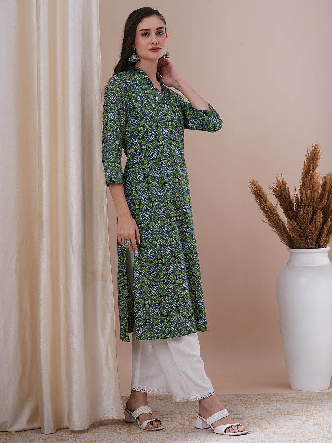 Ethnic Printed & Sequin Embroidered Straight Fit Kurta - Green