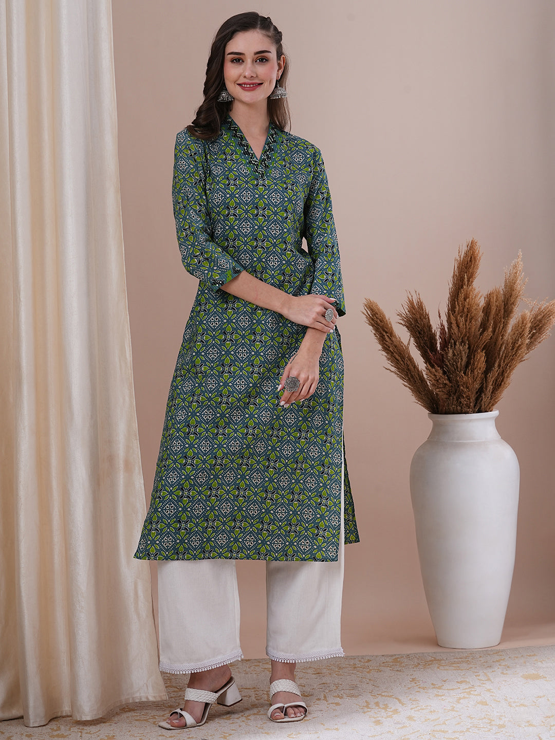 Ethnic Printed & Sequin Embroidered Straight Fit Kurta - Green