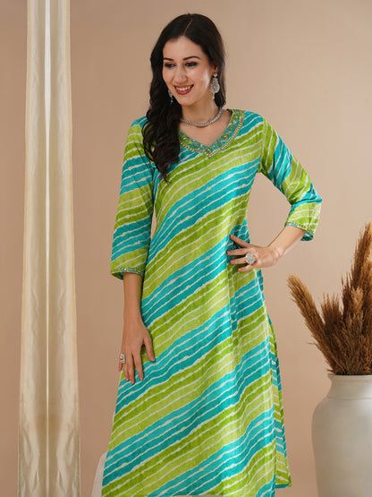 Leheriya Printed & Floral Embroidered Straight Fit Kurta - Green