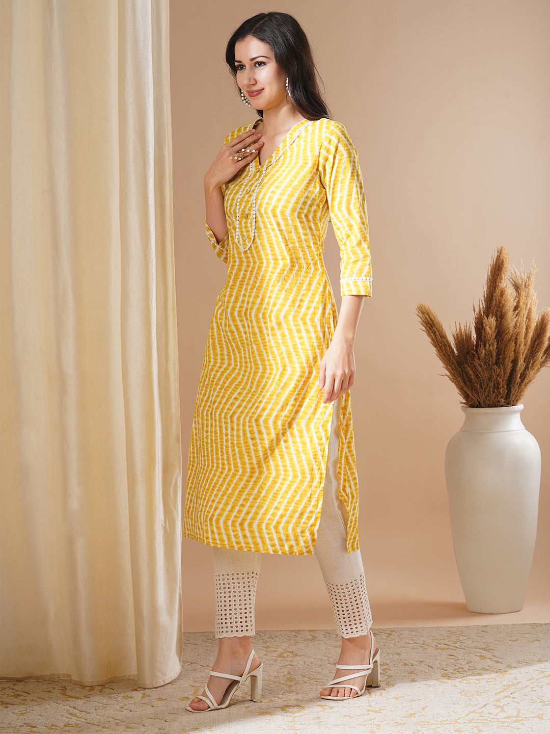 Ethnic Chevron Printed Straight Fit Kurta - Yellow