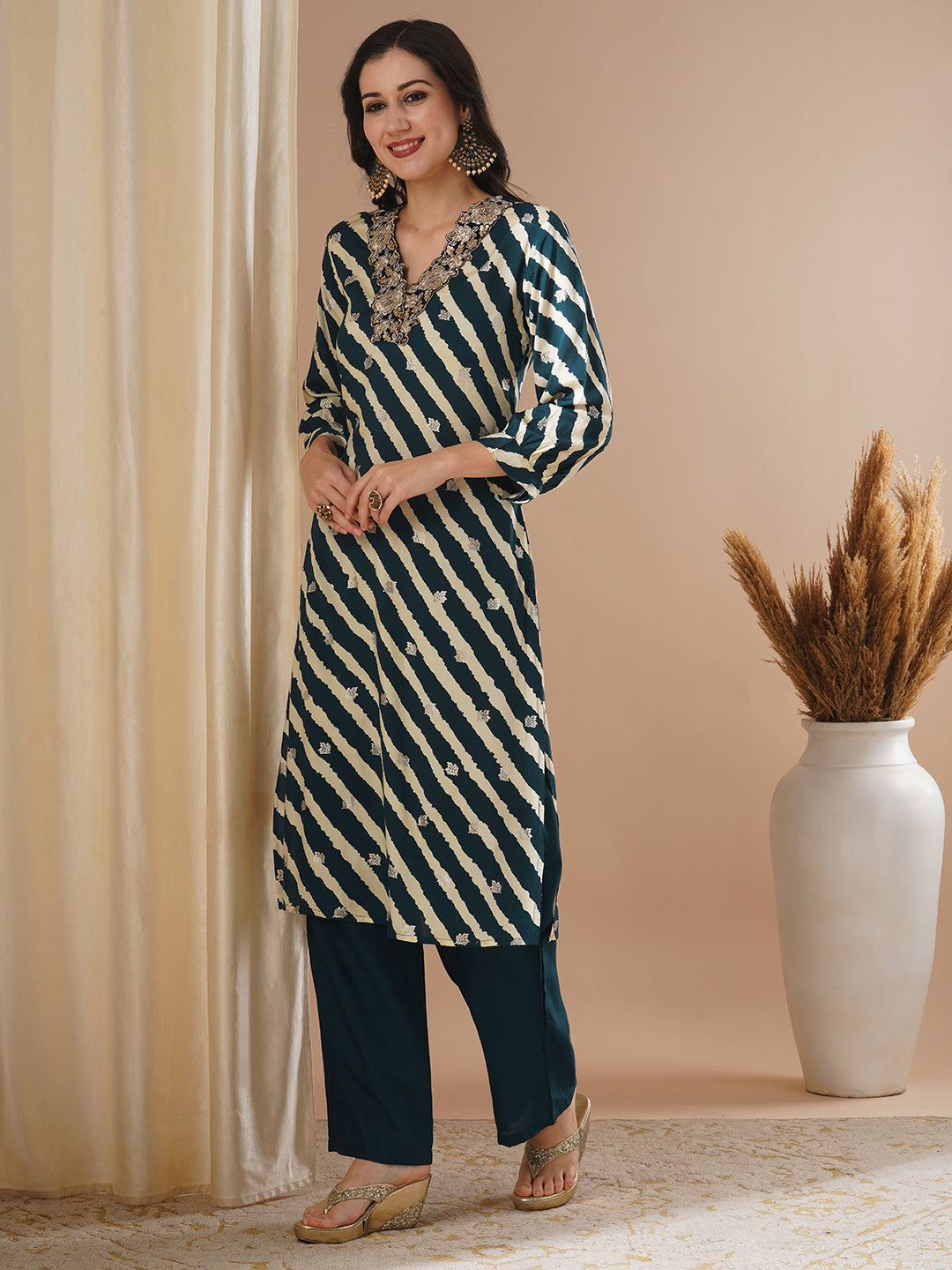 Leheriya Foil Printed & Zari Embroidered Straight Fit Kurta with Pant - Teal Blue